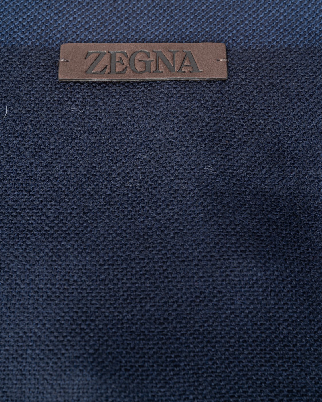 shop ZEGNA  Sciarpa: Zegna sciarpa con applicazione.
Logo applicato in pelle.
Bordo ribattuto, effetto non rifinito.
Composizione: 100% Lana.
Fabbricato in Italia.. Z4L23S 2YH-BL1 number 6172697